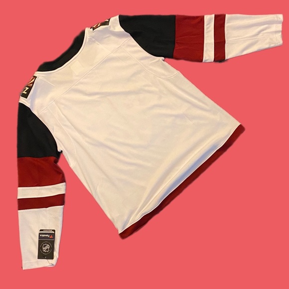 NWT Arizona Coyotes NHL Jersey - Picture 4 of 4